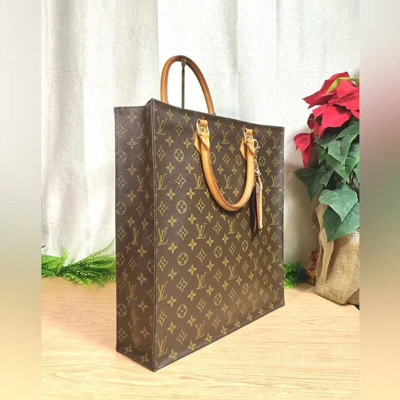 LUXURY LOUIS VUITTON SAC PLAT 
✅AUTHENTIC - Picture 4 of 13